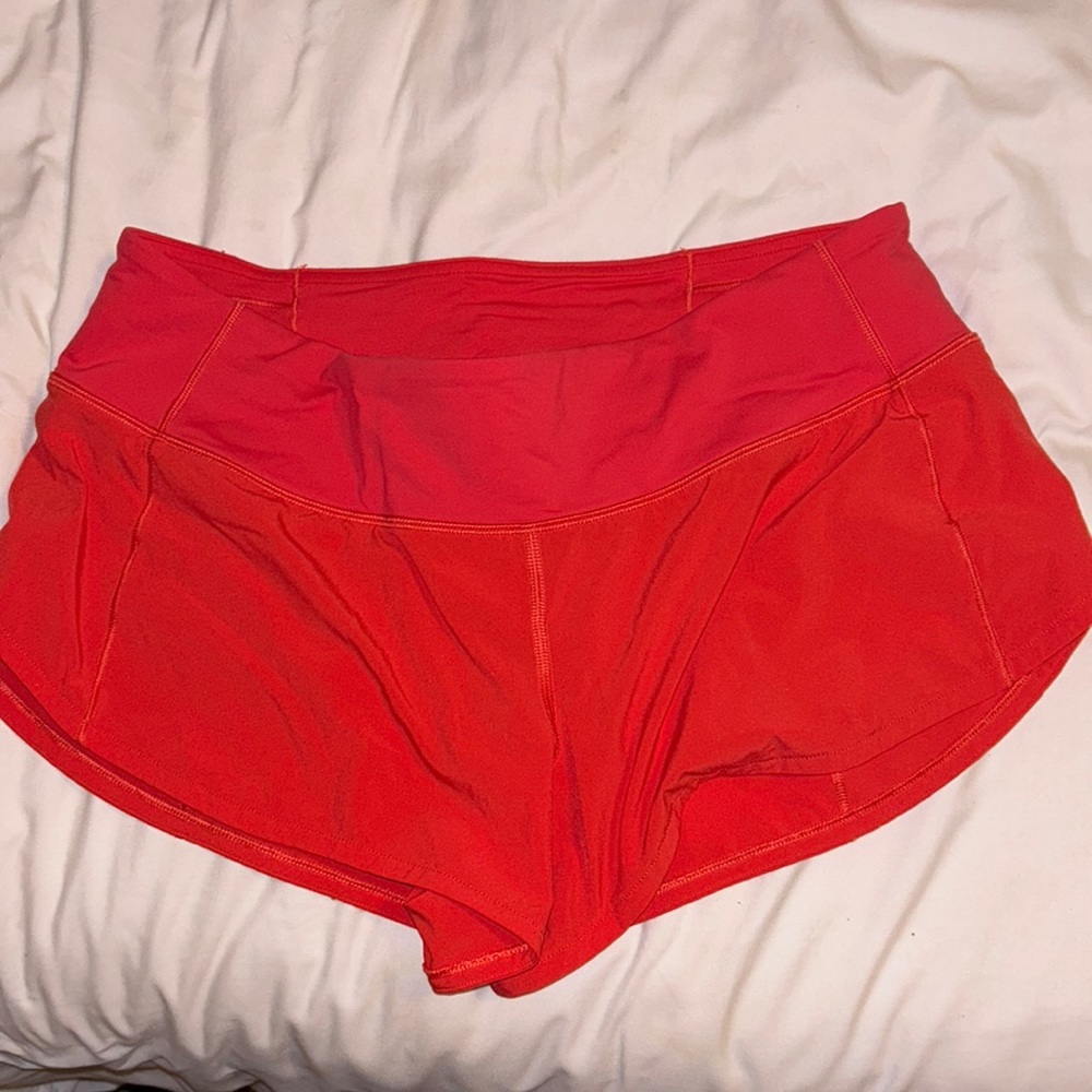 Red Lulu Speed Up Low-Rise Lined Shorts 2.5” Size 6
